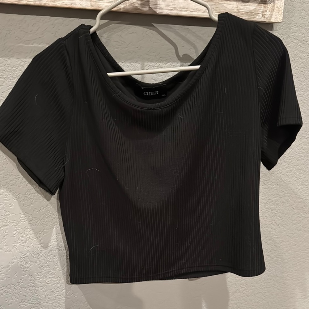 Cider Black Fitted Crop Short Sleeve Tee